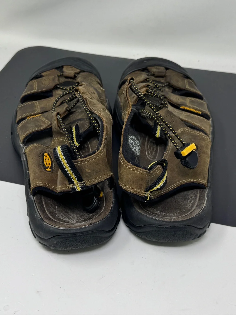 Keen men’s Newport leather hiking waterproof closed toe sandals size 11.5